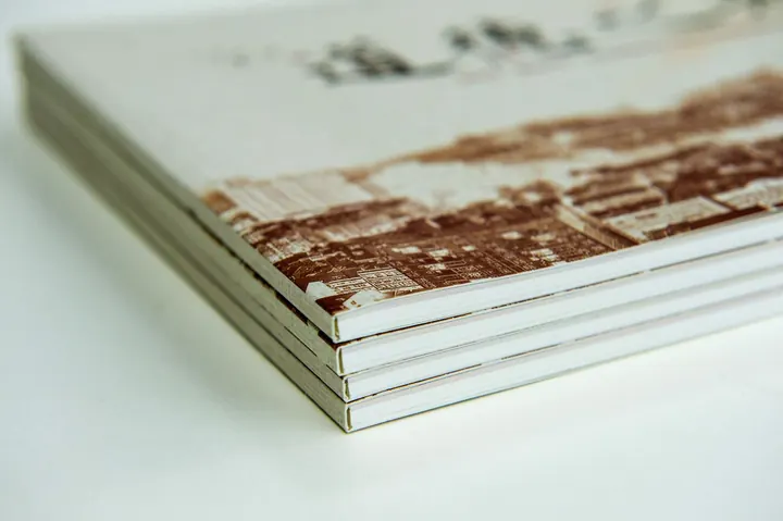 書刊 / 紙張與書脊